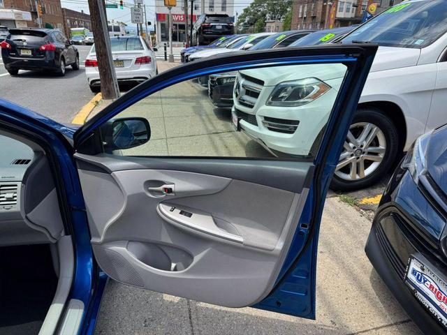 Photo of 2010 Blue Toyota Corolla