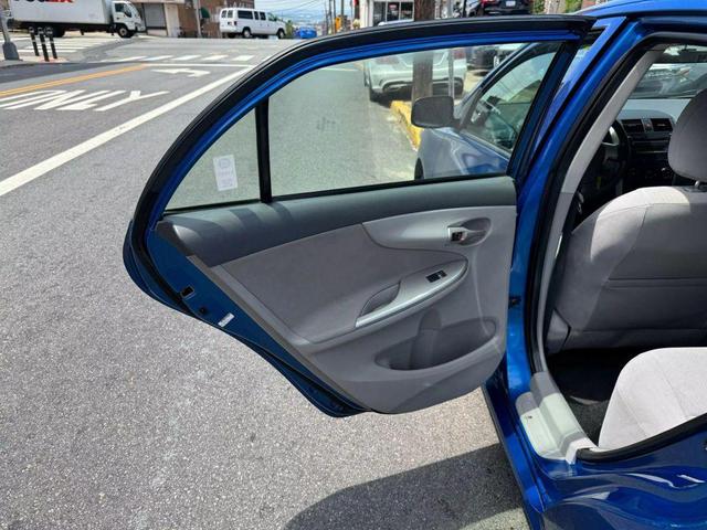 Photo of 2010 Blue Toyota Corolla