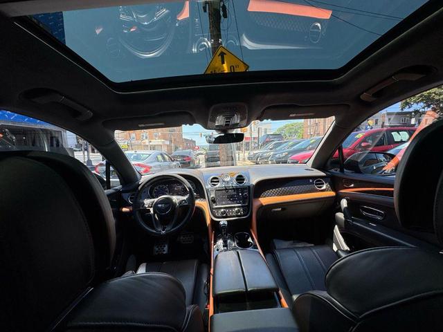 Photo of 2020 Black Bentley Bentayga