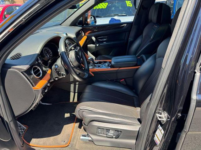 Photo of 2020 Black Bentley Bentayga