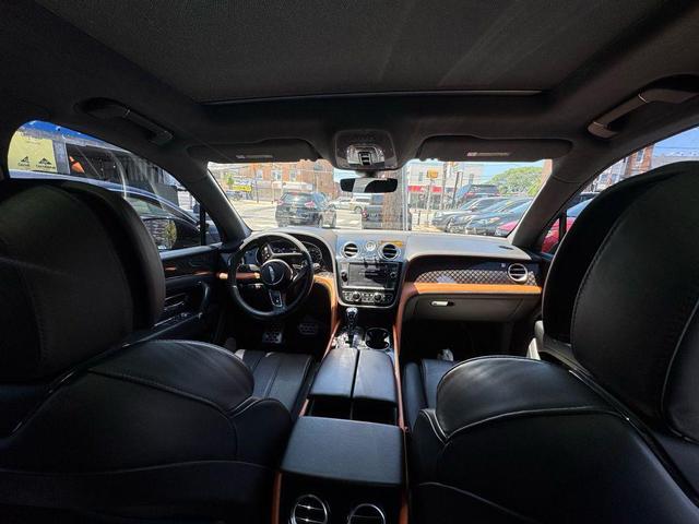 Photo of 2020 Black Bentley Bentayga
