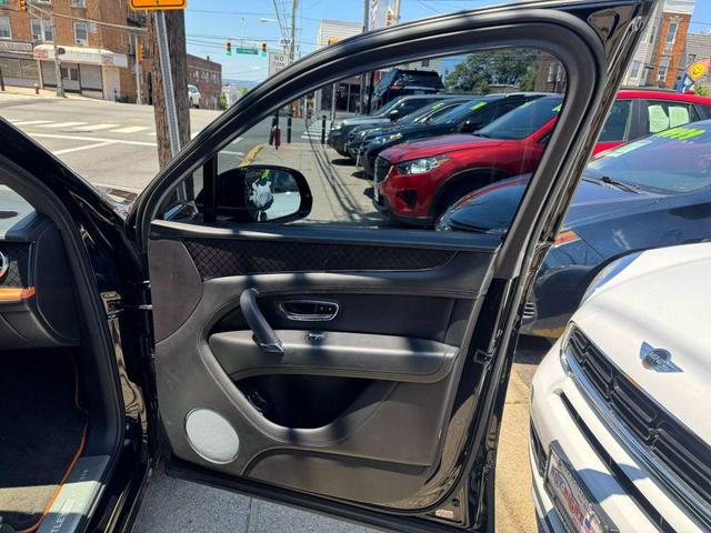 Photo of 2020 Black Bentley Bentayga