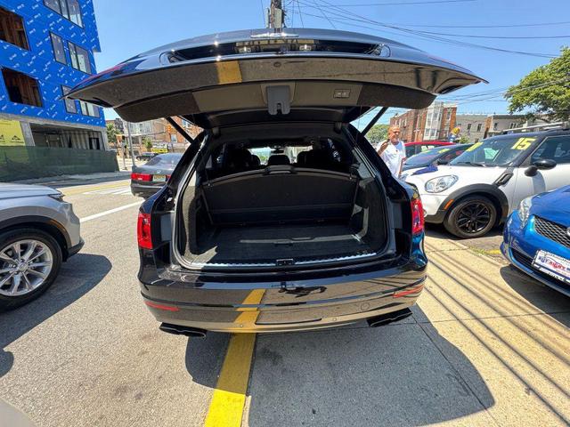 Photo of 2020 Black Bentley Bentayga