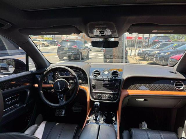 Photo of 2020 Black Bentley Bentayga