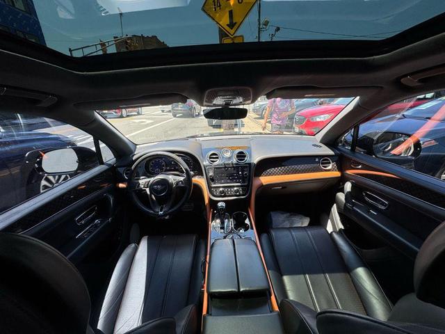 Photo of 2020 Black Bentley Bentayga