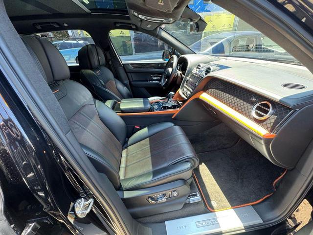 Photo of 2020 Black Bentley Bentayga