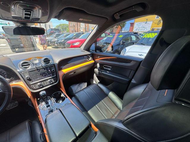 Photo of 2020 Black Bentley Bentayga