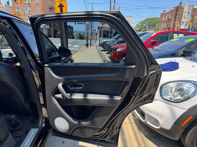 Photo of 2020 Black Bentley Bentayga
