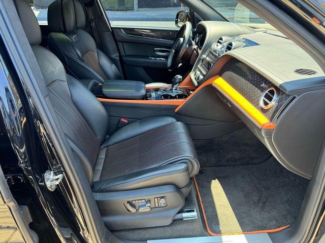 Photo of 2020 Black Bentley Bentayga