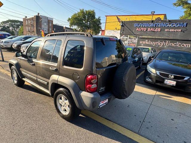 Photo of 2006 Black Jeep Liberty