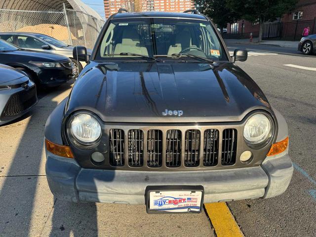 Photo of 2006 Black Jeep Liberty