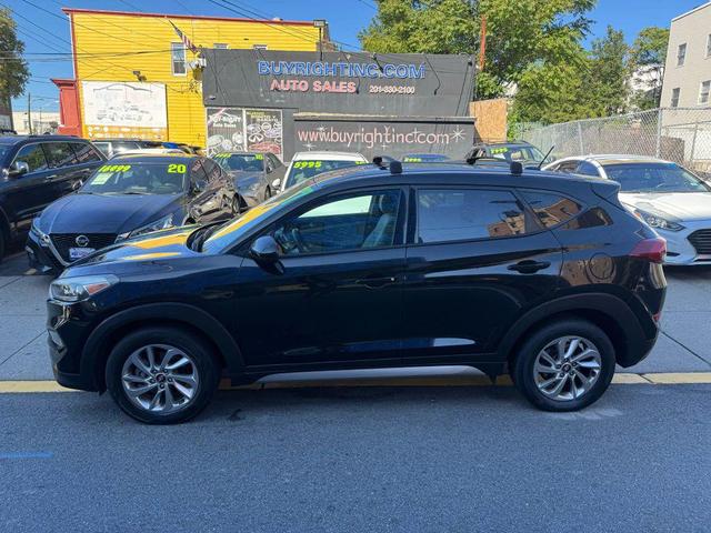 Photo of 2017 Black Hyundai TUCSON