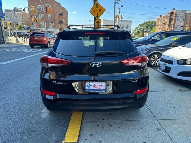 Photo of 2017 Black Hyundai TUCSON
