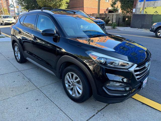 Photo of 2017 Black Hyundai TUCSON