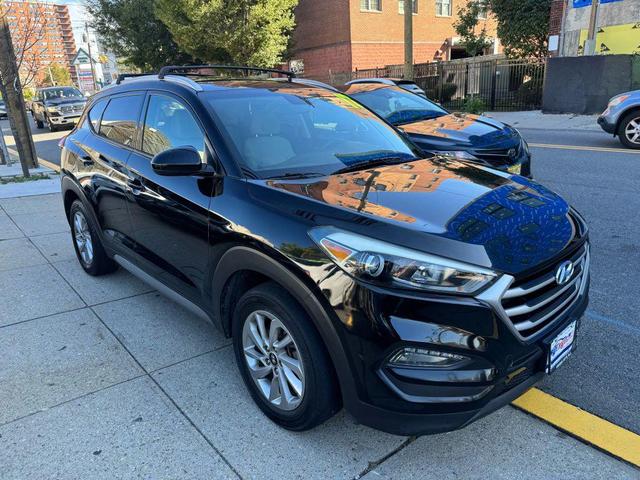 Photo of 2017 Black Hyundai TUCSON