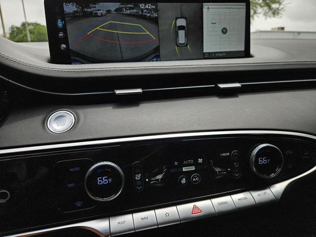 Photo of 2025 Vik Black Genesis GV70