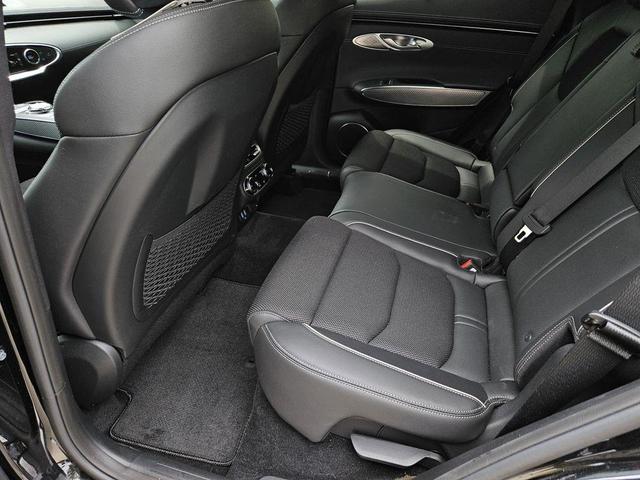 Photo of 2025 Vik Black Genesis GV70