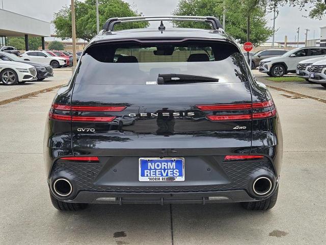 Photo of 2025 Vik Black Genesis GV70