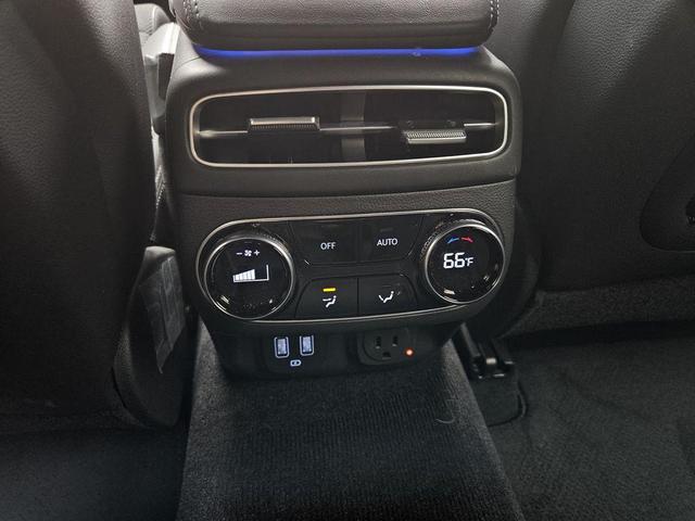 Photo of 2025 Vik Black Genesis GV70