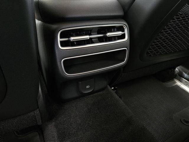Photo of 2026 Vik Black Genesis GV70