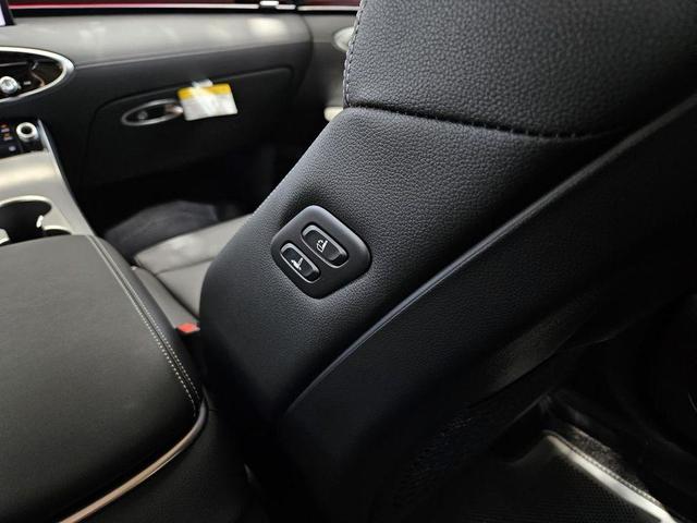 Photo of 2026 Vik Black Genesis GV70