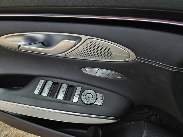 Photo of 2026 Vik Black Genesis GV70