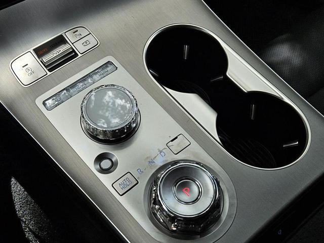 Photo of 2026 Vik Black Genesis GV70