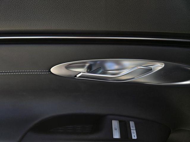 Photo of 2025 Uyuni White Genesis GV70