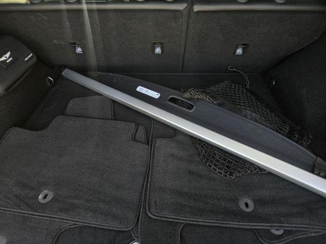 Photo of 2025 Uyuni White Genesis GV70