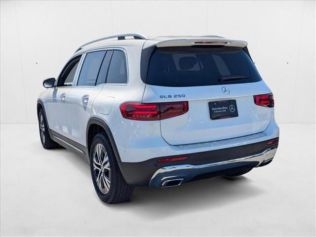 Photo of 2025 Polar White Mercedes-Benz GLB 250