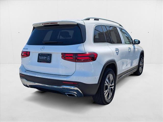 Photo of 2025 Polar White Mercedes-Benz GLB 250