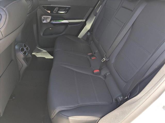 Photo of 2025 Polar White Mercedes-Benz GLC 300