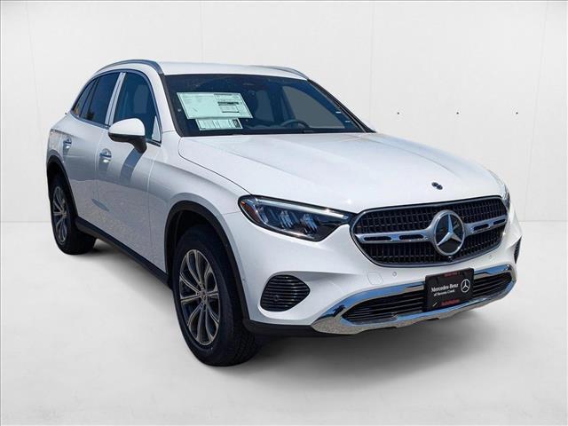 Photo of 2025 Polar White Mercedes-Benz GLC 300