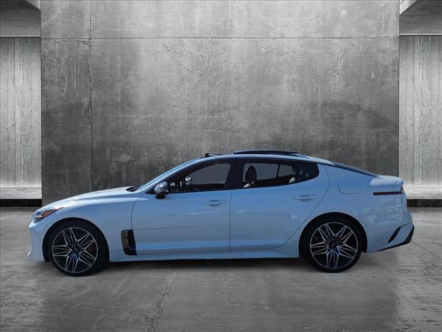 Photo of 2022 Snow White Pearl Kia Stinger