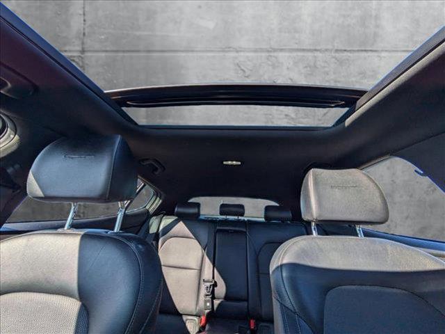 Photo of 2022 Snow White Pearl Kia Stinger