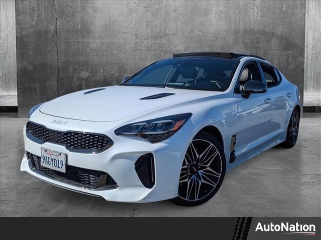 Photo of 2022 Snow White Pearl Kia Stinger