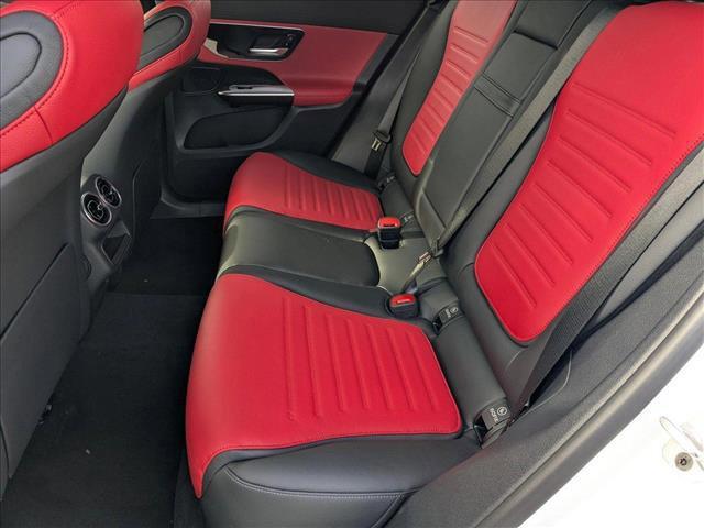Photo of 2025 Polar White Mercedes-Benz GLC 350e