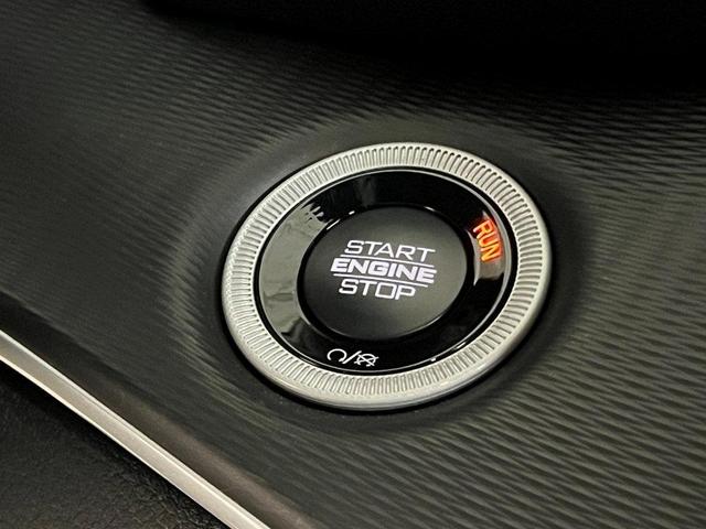Photo of 2025 Diamond Black Jeep Grand Cherokee L