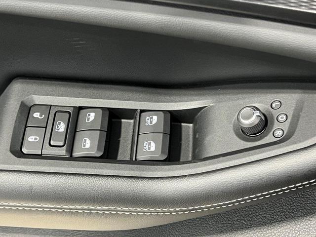 Photo of 2025 Diamond Black Jeep Grand Cherokee L