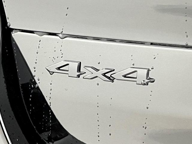 Photo of 2025 Diamond Black Jeep Grand Cherokee L