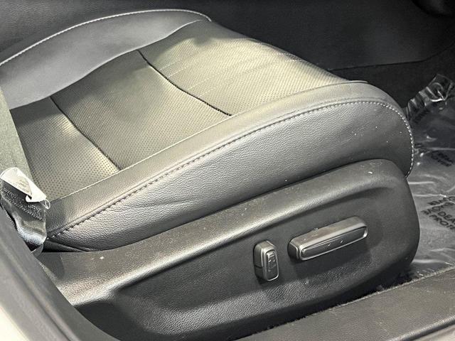 Photo of 2019 Platinum White Pearl Honda Accord