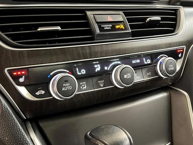 Photo of 2019 Platinum White Pearl Honda Accord