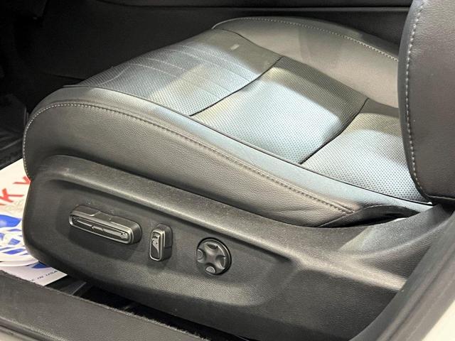 Photo of 2019 Platinum White Pearl Honda Accord