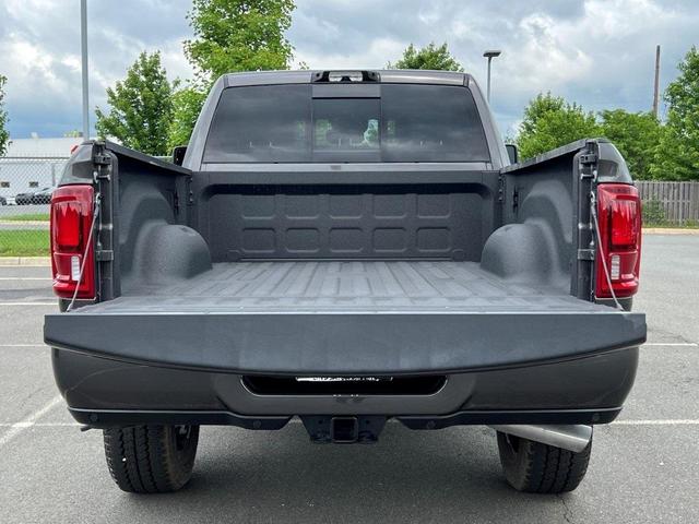 Photo of 2025 Granite Crystal Clearcoat Metallic RAM 3500