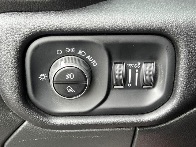 Photo of 2025 Granite Crystal Clearcoat Metallic RAM 3500