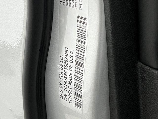 Photo of 2025 Silver Zynith Jeep Grand Cherokee L