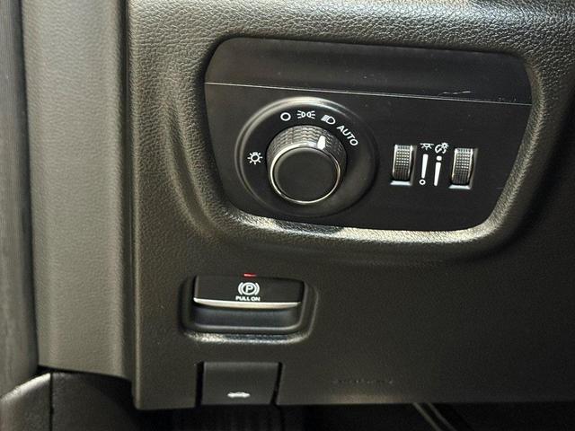 Photo of 2024 Diamond Black Jeep Grand Cherokee