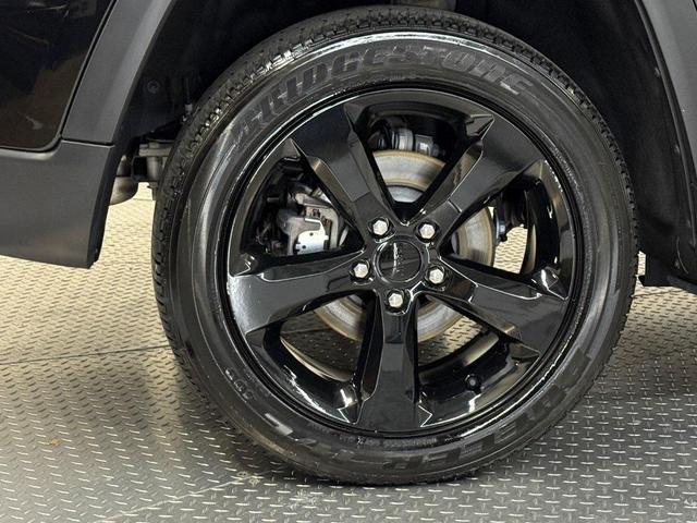 Photo of 2024 Diamond Black Jeep Grand Cherokee