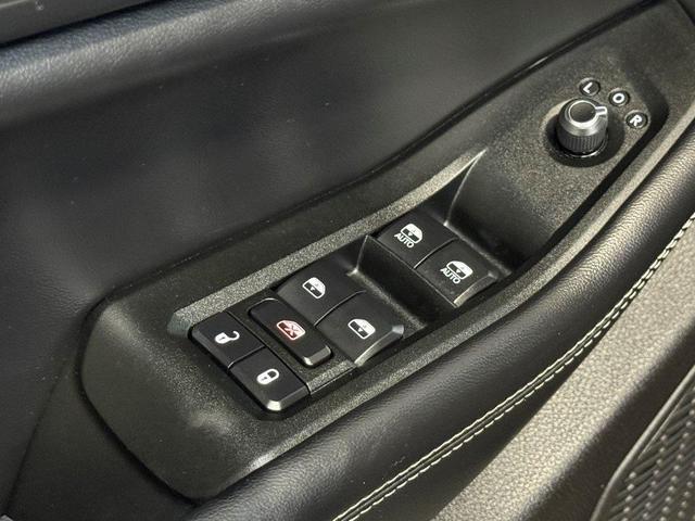 Photo of 2024 Diamond Black Jeep Grand Cherokee