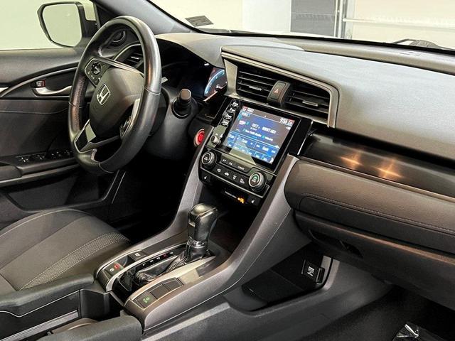 Photo of 2020 Platinum White Pearl Honda Civic